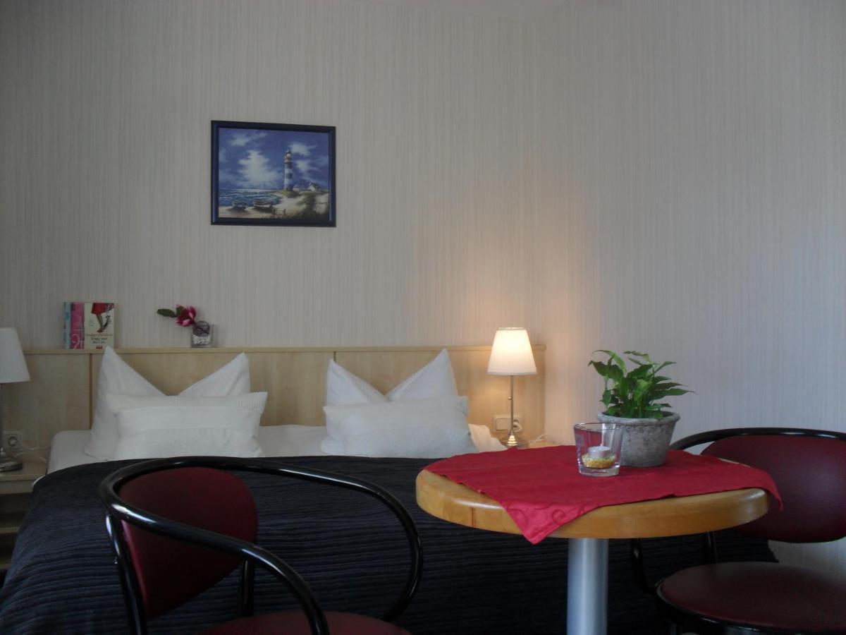 Hotel-Pension Zur Mole Wiek auf Rügen المظهر الخارجي الصورة