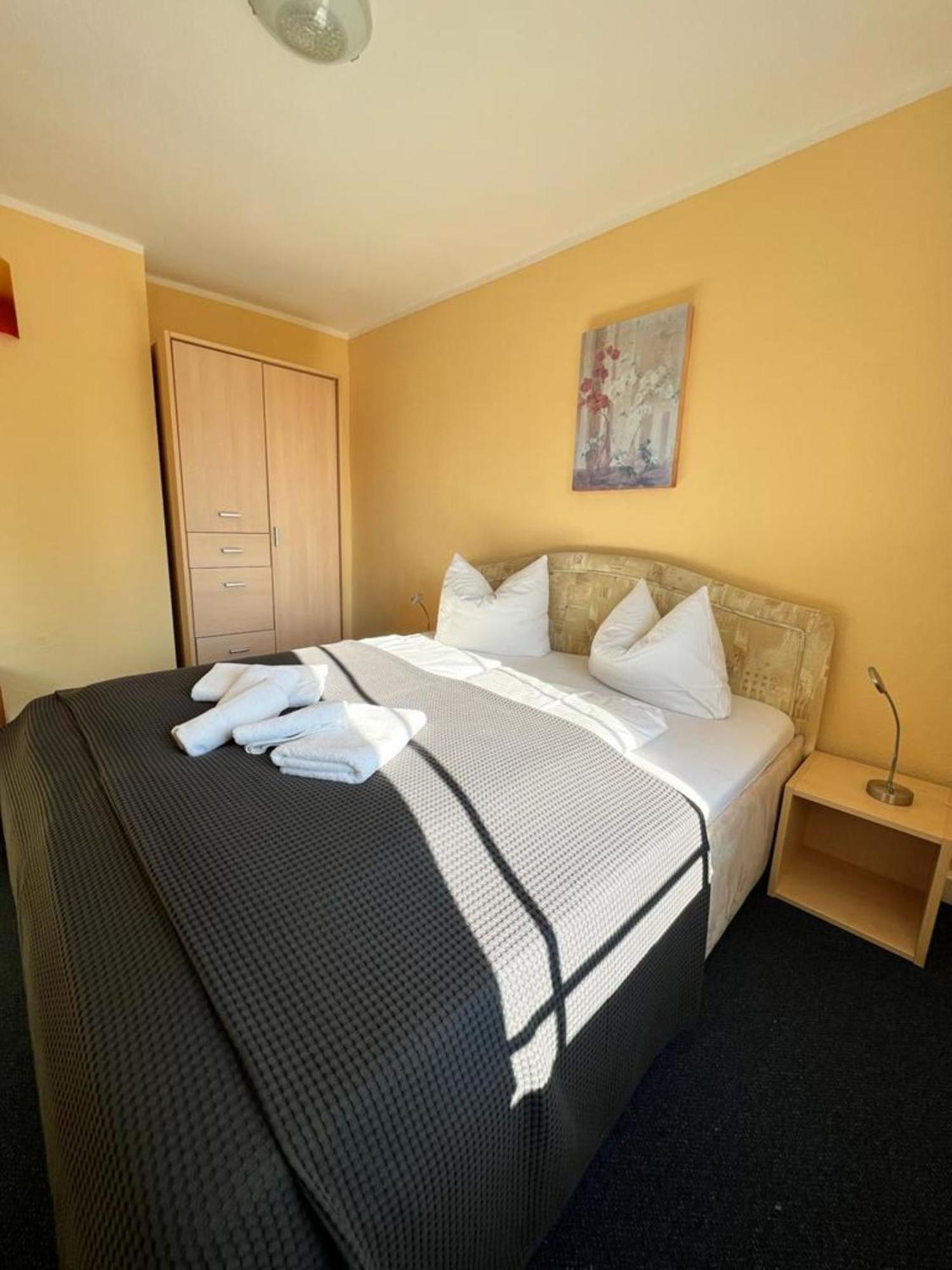 Hotel-Pension Zur Mole Wiek auf Rügen المظهر الخارجي الصورة