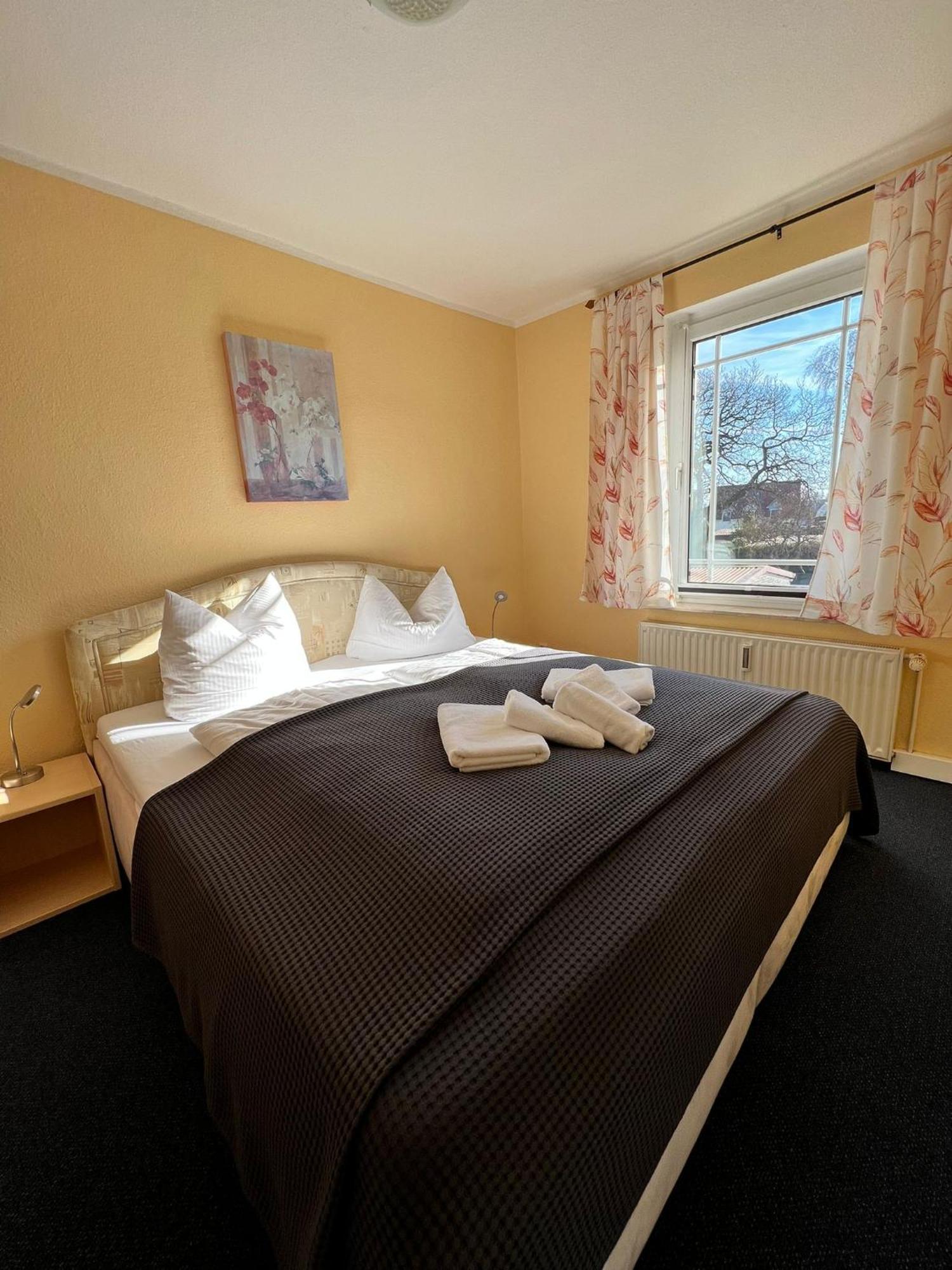 Hotel-Pension Zur Mole Wiek auf Rügen المظهر الخارجي الصورة